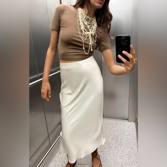 NWT Zara SATIN EFFECT MIDI SKIRT in Ecru Size Medium - Picture 1 of 6